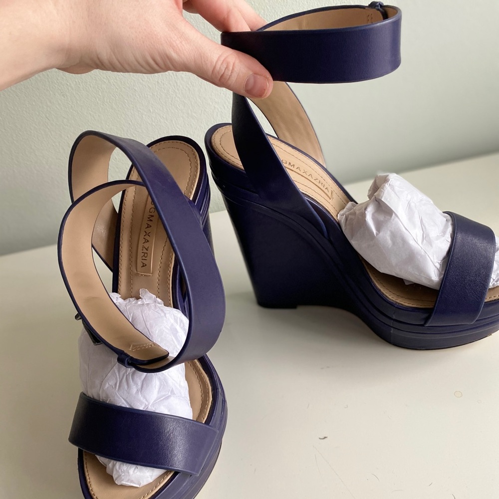 BCBGMAXAZRIA Ma-Laura Platform Wedge - Picture 3 of 5